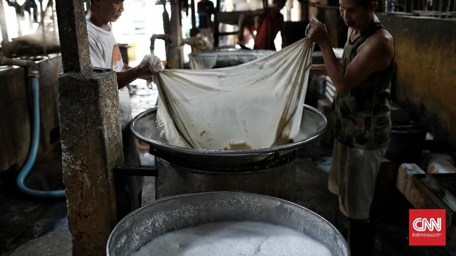 FOTO: Produksi Tahu Rumahan Bertahan kala Pandemi Corona