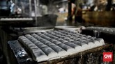 FOTO: Produksi Tahu Rumahan Bertahan kala Pandemi Corona Industri tahu di Jakarta, salah satunya di Duren Tiga masih mencoba bertahan di tengah penyebaran wabah virus corona.