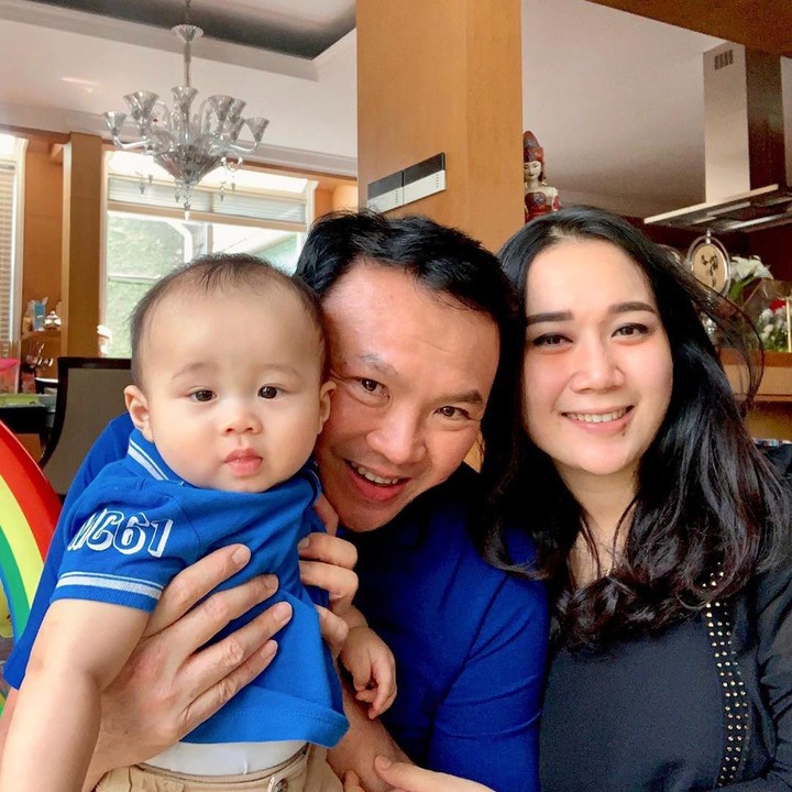 <p>Kalau dilihat, ketiganya memiliki wajah yang mirip ya, Bunda. (Foto: Instagram @btpnd)</p>