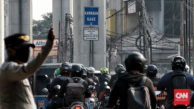 Komunitas Otomotif Minta Ganjil Genap Motor Dikaji Ulang - CNN Indonesia