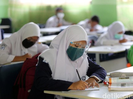 Menteri Nadiem Izinkan Zona Hijau & Kuning Buka Sekolah, Kantin & Eskul Ditiadakan