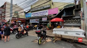 VIDEO: Longgarkan Lockdown, Kasus Positif Tembus 100 Ribu