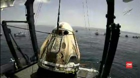 VIDEO: Melihat Proses SpaceX Crew Dragon Kembali ke Bumi