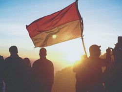 Lirik Lagu Api Kemerdekaan - Djoko Leono dan Martono