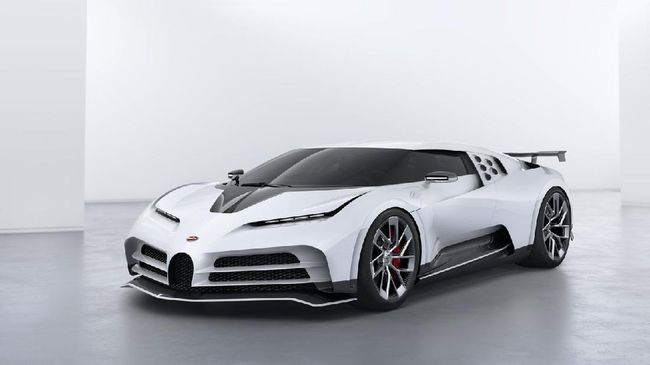 Calon Hypercar Bugatti Ronaldo, Simbol Juventus Juara Cristiano Ronaldo dikabarkan membeli Bugatti Centodieci hitam-putih untuk merayakan Juventus juara liga Italia.