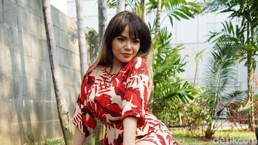 img-title Ngaku Masih Perawan, Dinar Candy Lancar Bahas Urusan Ranjang