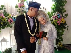 Ponari Si Dukun Cilik Menikah, Ini Sosok Sang Istri