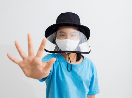 Bunda Perlu Tahu, Saran Dokter tentang Pemakaian Face Shield pada Anak