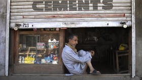 FOTO: Lockdown India Buat Ekonomi Kashmir Makin Terpuruk