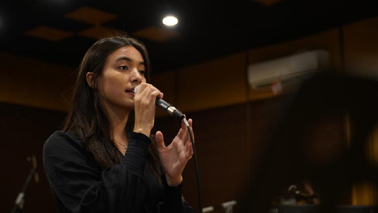 Mawar de Jongh Mawar de Jongh latihan untuk konser virtual