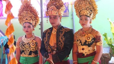 img-title Menang Banyak, Duda Ini Nikahi Pacar dan Selingkuhan Sekaligus