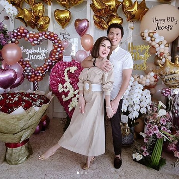 <p>Meskipun digelar di rumah, ulang tahun Syahrini terlihat meriah dan mewah. (Foto: Instagram @princessyahrini)</p>