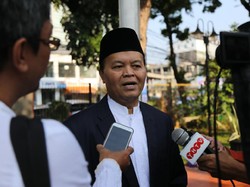 Soroti Kinerja Risma, HNW: Kita Berharap Sukses Selamat Sampai Selesai