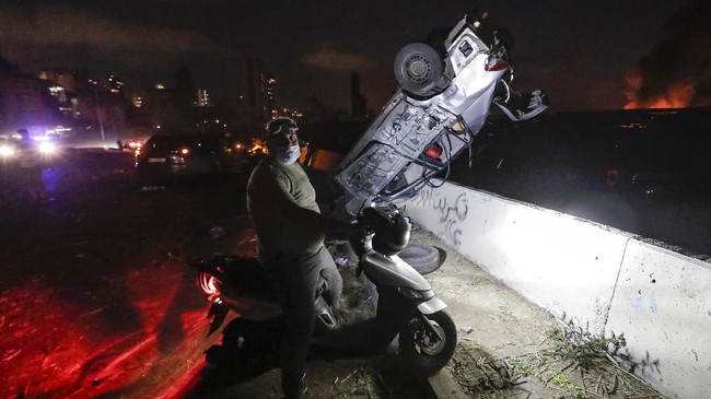 FOTO: Beirut Porak Poranda Akibat Ledakan Dahsyat