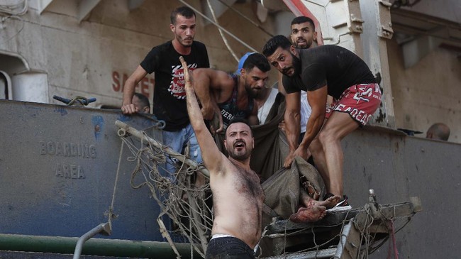 Warga Libanon membanjiri media sosial untuk mencari kerabat atau keluarga mereka yang tidak diketahui keberadaannya usai ledakan di Beirut.