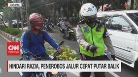 VIDEO: Hindari Razia, Penerobos Jalur Cepat Putar Balik