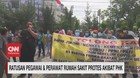 VIDEO: Ratusan Pegawai & Perawat Protes Akibat PHK