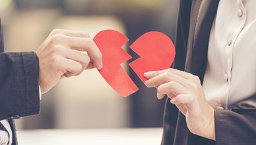 img-title Berduaan dengan Pria di Kamar Kos, Wanita Ini Diamuk Kekasihnya