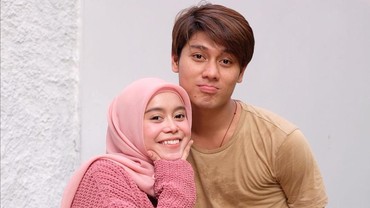 img-title Tak Izinkan Rizky Billar Poligami, Lesti Kejora: Mending Finansial Buruk