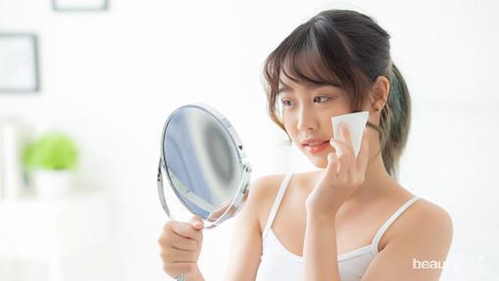 Hilangkan Minyak Berlebih di Wajah dengan Lakukan Tips Ini