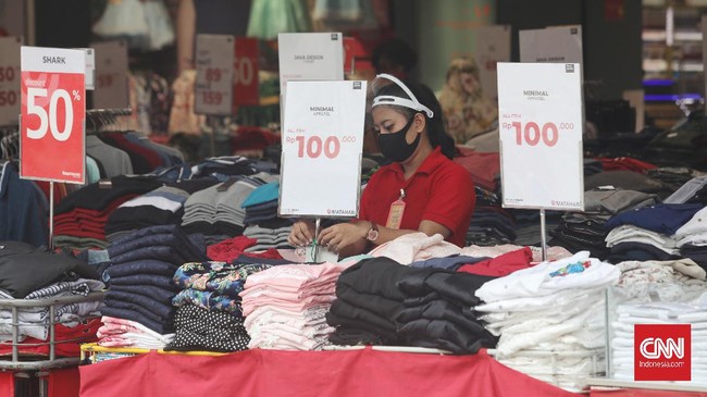 Pengamat Core Indonesia Piter Abdullah menilai ekonomi RI masih akan tumbuh negatif pada kuartal III dan IV, setelah minus 5,32 persen pada kuartal II lalu.