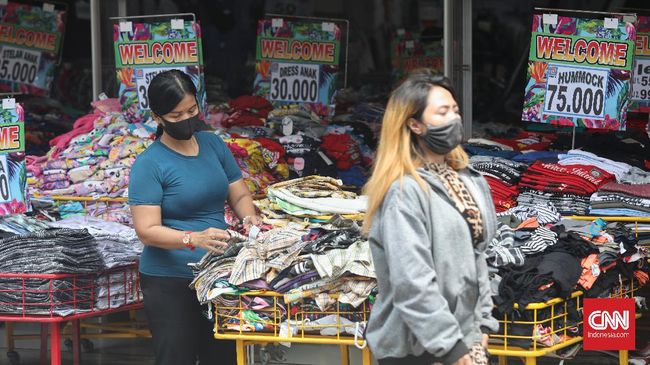 Ilmu ekonomi mempelajari cara manusia memenuhi kebutuhannya. Berikut penjelasan mengenai pembagian ilmu ekonomi menurut para ahli.