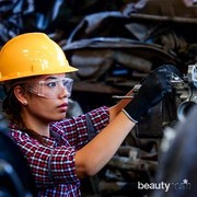 Jadi Wanita Berani untuk Cegah Isu Diskriminasi di Tempat Kerja