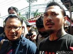 Belum Genap 2 Bulan Bebas dari Penjara, Jerinx Kembali Jadi Tersangka