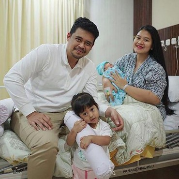 Diperlihatkan ke Publik Pertama Kali, Wajah Anak Kedua Kahiyang Ayu Disorot