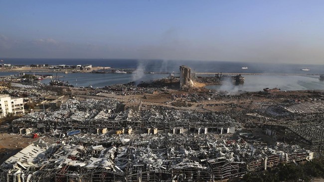 Lebih dari 60 orang dilaporkan belum ditemukan pasca ledakan dahsyat di Beirut, Libanon empat hari lalu, Selasa (4/8). 