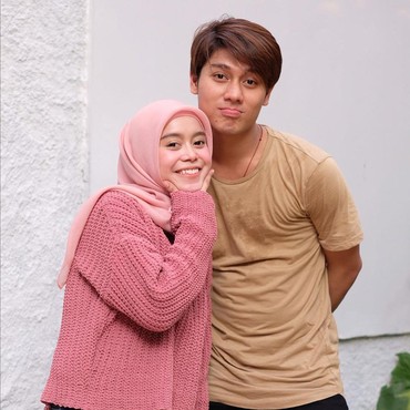 Mengaku Settingan, Berapa Tarif Pacaran Lesti-Rizky Billar?