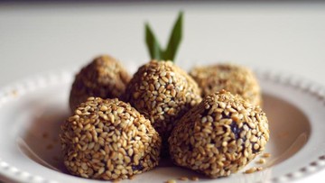 RESEP ONDE-ONDE PANDAN HARUM HINGGA ONDE-ONDE