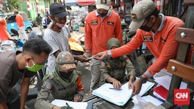Satpol PP Tutup 8 Rumah Makan di Hari Pertama PSBB Jakarta