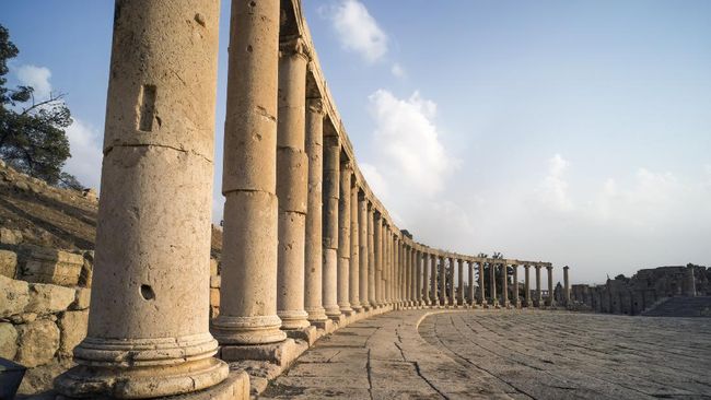 Penemuan spektakuler di situs arkeologi Fioccaglia, Flumeri, Italia, ini terungkap berkat bantuan teknologi sensor pemindai pada pesawat nirawak (drone).