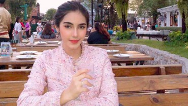 img-title 3 Fakta Syahra Larez, Eks Rizky Billar yang Dinikahi Pacar Tajir di Usia 19 Tahun