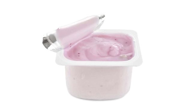 Yogurt merupakan salah satu makanan yang bergizi. Ada berbagai manfaat makan yogurt untuk untuk kesehatan tubuh.