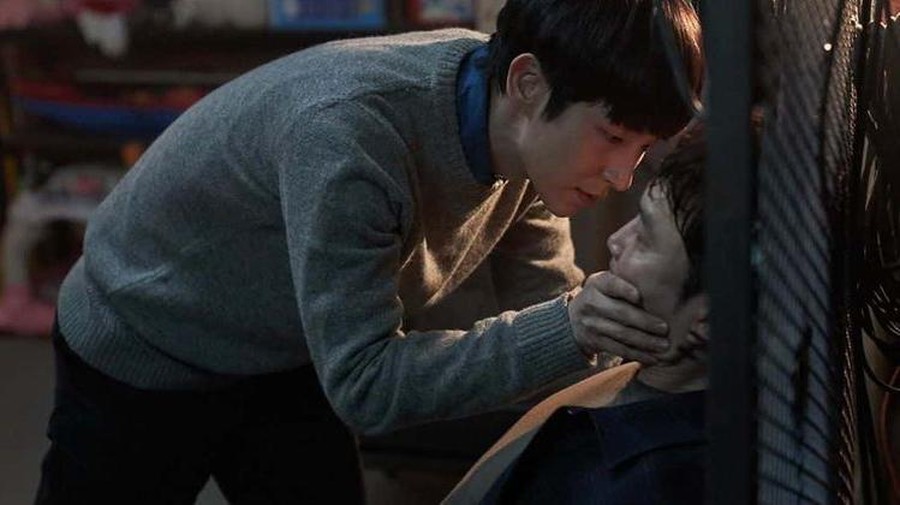 Adegan di drama Korea Flower of Evil