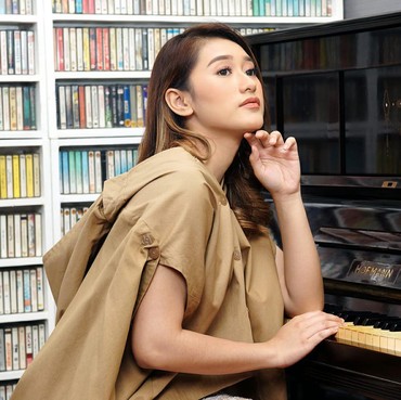 Mesra Bareng Dul, Amanda Caesa Rilis Lagu Baru 'Half a Soul'