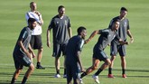 FOTO: Rambut Baru Ronaldo Jelang Juventus vs Lyon Cristiano Ronaldo memiliki gaya rambut baru jelang Juventus vs Lyon pada leg kedua 16 besar Liga Champions di Turin.