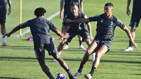 FOTO: Rambut Baru Ronaldo Jelang Juventus vs Lyon