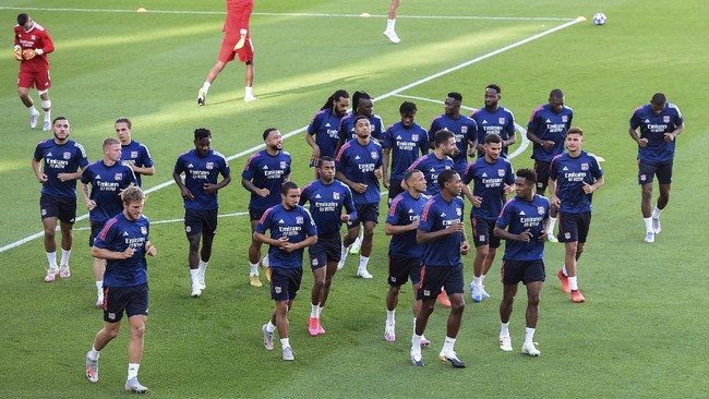 FOTO: Rambut Baru Ronaldo Jelang Juventus vs Lyon