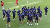 FOTO: Rambut Baru Ronaldo Jelang Juventus vs Lyon Cristiano Ronaldo memiliki gaya rambut baru jelang Juventus vs Lyon pada leg kedua 16 besar Liga Champions di Turin.