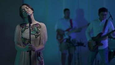 img-title Lirik Lagu Mesin Waktu - Mawar de Jongh