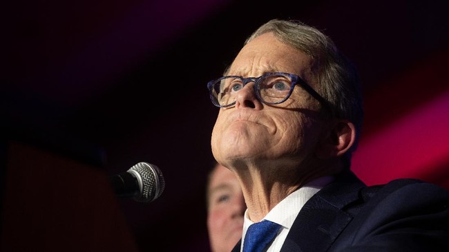 Gubernur Negara Bagian Ohio, Mike DeWine, menyatakan positif virus corona menjelang bertemu Presiden AS, Donald Trump.