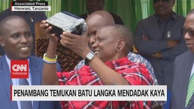 VIDEO: Penambang Kaya Mendadak Temukan Batu Langka