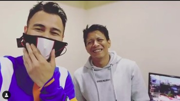img-title Berteman Sejak ABG, Raffi Ahmad Bongkar Hobi Ariel NOAH yang Suka Main...