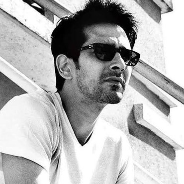 Aktor Bollywood Sameer Sharma Tewas Tergantung di Plafon Dapur