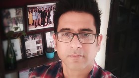 Aktor Bollywood Samir Sharma Meninggal Diduga Bunuh Diri