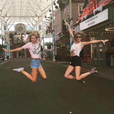 Taylor Swift Persembahkan Lagu 'Betty' untuk Anak Blake Lively