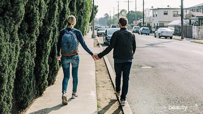 Terlanjur Curhat dengan Teman Cowok? Ketahui Konsekuensinya ya!